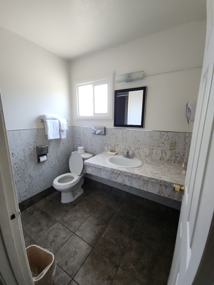North Coast Inn - photo 18