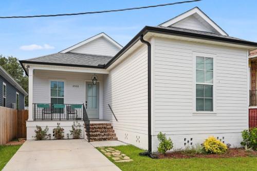 Stunning Luxury Home 2 Blocks From Streetcar — 4-Star Luxury Hotel in New Orleans, United States