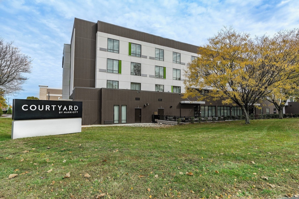 Courtyard by Marriott West Springfield - photo 22