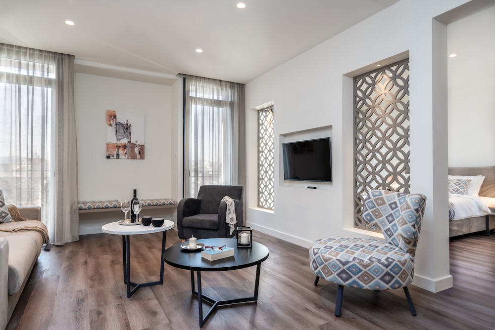 Urban Nest Suites & Apartments — 4-Star Luxury Hotel in Athens, Greece