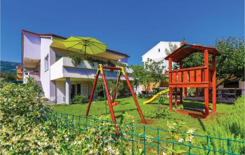 Three Bedroom Apartment Kastel Kambelovac With Sea View 01 — 4-Star Luxury Hotel in Kastel Sucurac, Croatia