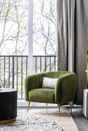 The Sobro Suite 6 Beds & 6 blocks to Broadway — 4-Star Luxury Hotel in Nashville, United States