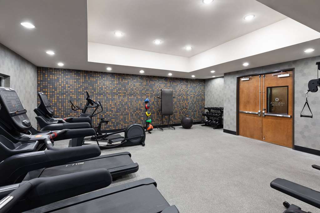 La Quinta Inn & Suites by Wyndham Austin NW Lakeline Mall - photo 9
