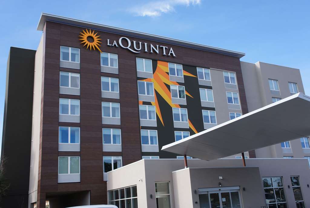 La Quinta Inn & Suites by Wyndham Mobile - photo 4