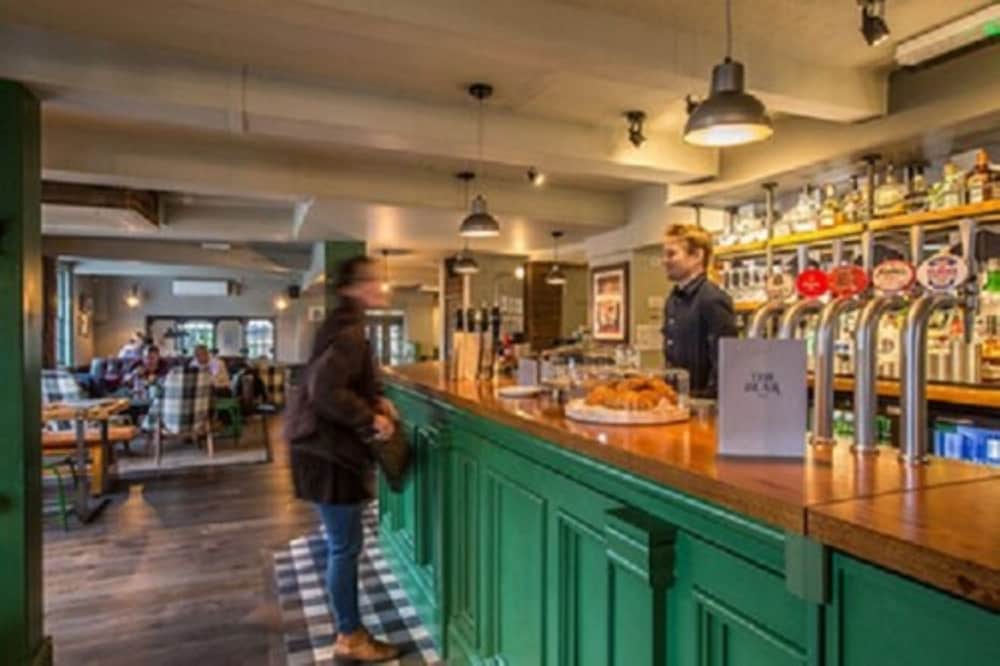 The Bear Hotel — Esher — photo 2