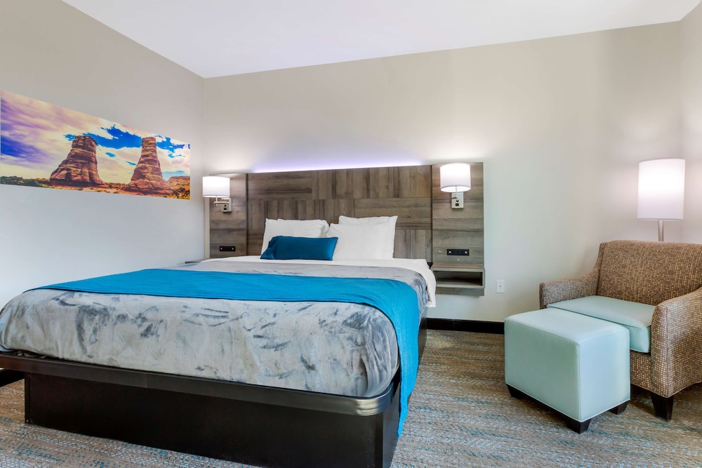Best Western Plus Executive Residency Phoenix North Happy Valley - photo 16