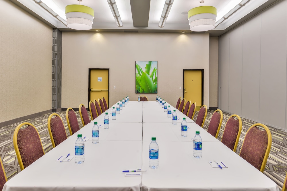 Holiday Inn Express & Suites Elk Grove Central Hwy 99 by IHG - photo 49