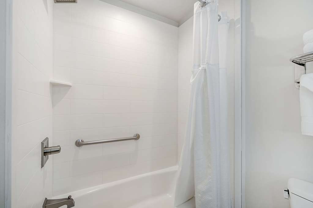 Best Western Plus Gardena Inn & Suites - photo 31