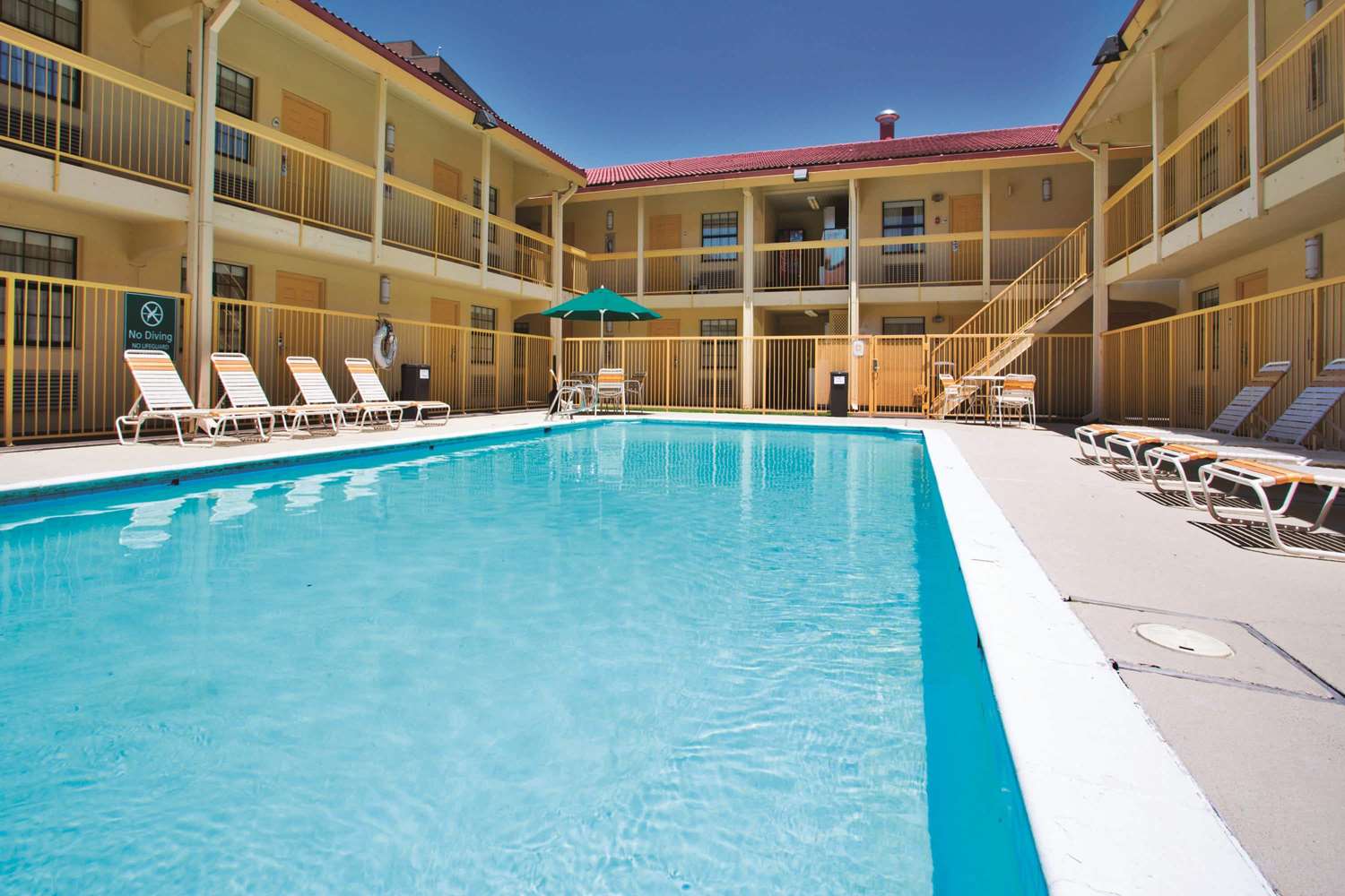 La Quinta Inn Baton Rouge - photo 13
