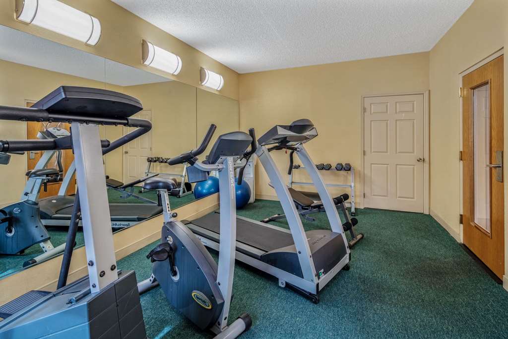 La Quinta Inn & Suites by Wyndham Naples Downtown - photo 10