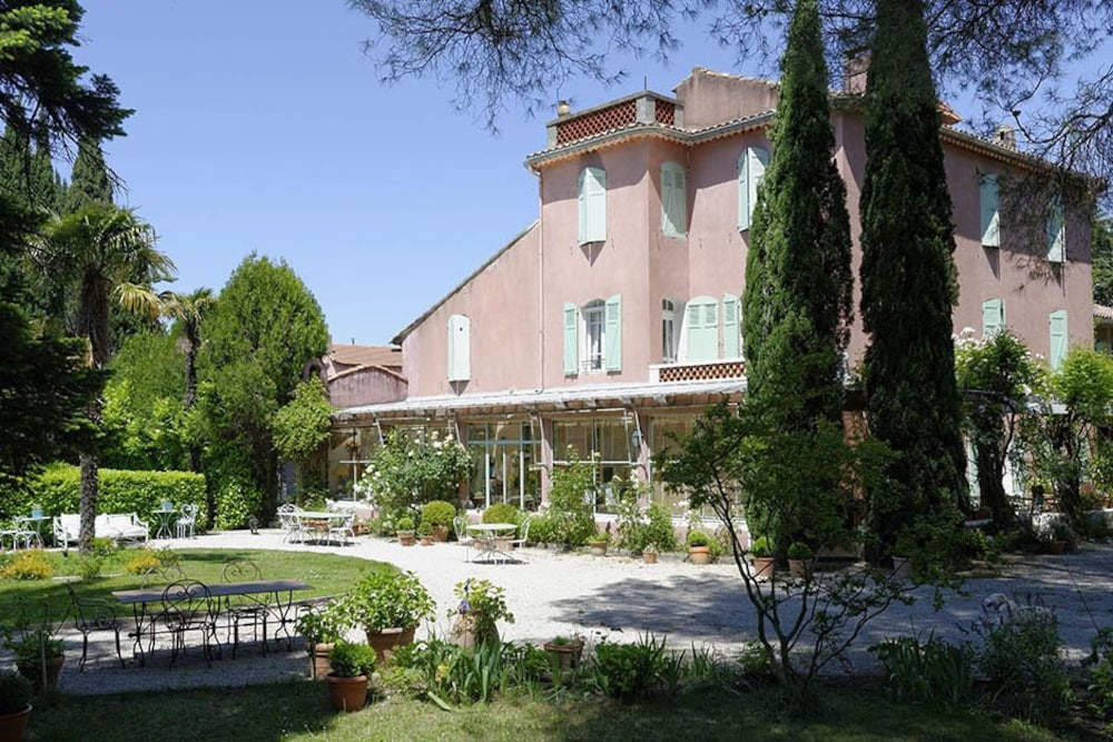 Le Domaine De Saint Veran — Orgon