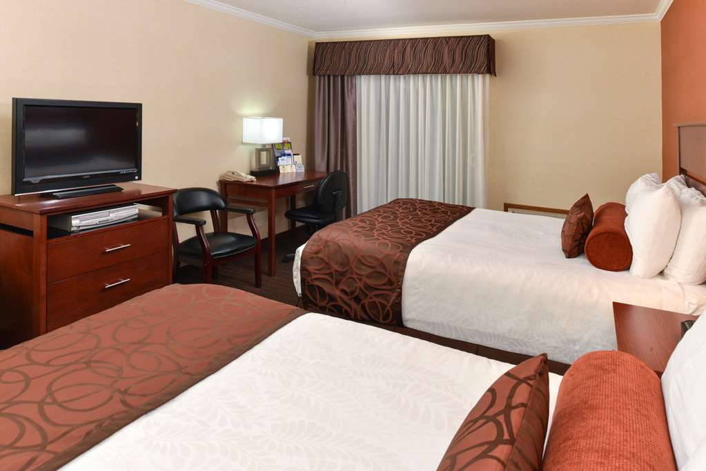 Best Western Plus Landmark Inn - photo 20