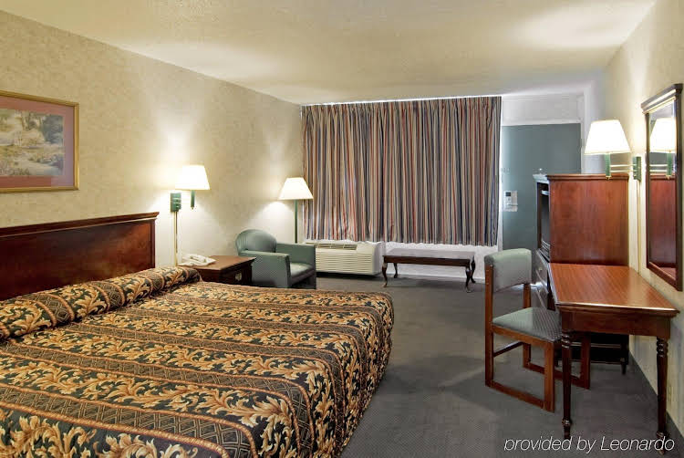 Americas Best Value Inn & Suites Memphis Graceland - photo 3