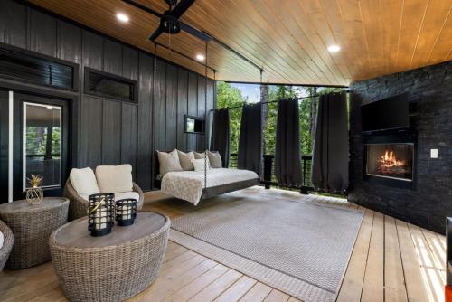 Enchanting Escape for Two in Broken Bow, United States