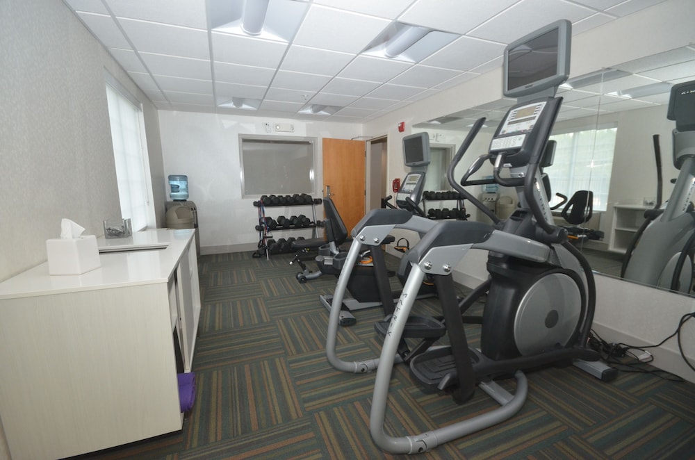 Holiday Inn Express Hotel & Suites Warrenton by IHG - photo 21