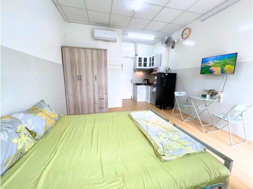 Min House F2 Phòng Đầy Đủ Tiện Nghi Gần TTTM Aeon Tân Phú — 4-Star Luxury Hotel in Ho Chi Minh City, Vietnam