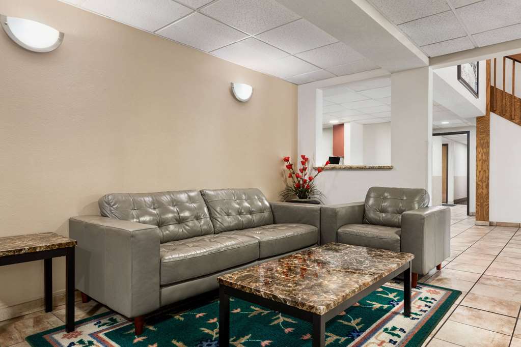 Super 8 by Wyndham Germantown Milwaukee - photo 6