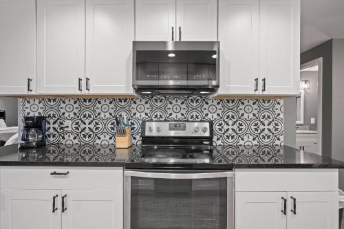 Central Huge Duplex Sleeps 16 — Wheat Ridge — photo 5