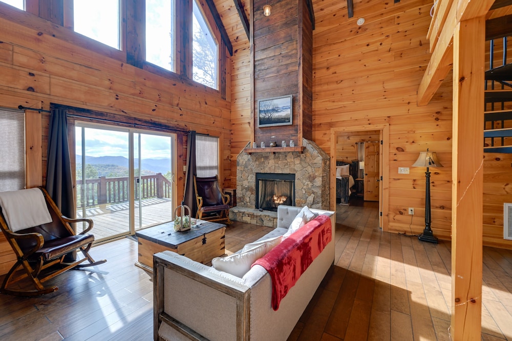 Bryson City Getaway: Private Hot Tub & Scenic View in Bryson City, United States