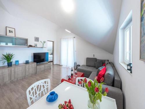 Apartments Meri & Karla Two Bedroom Apartment with Balcony and Sea View