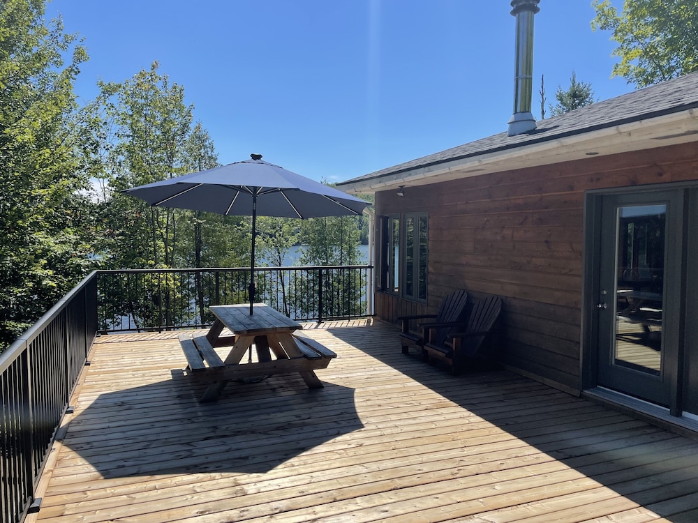 Les Chalets du Lac Grenier — hotel in Chertsey