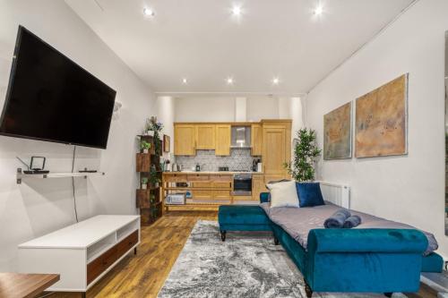 Vibrant 2 Bed by Bow — 4-Star Luxury Hotel in London, United Kingdom