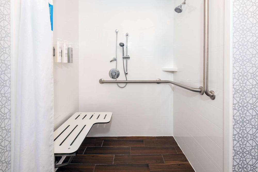 Hampton Inn & Suites Murfreesboro - photo 29