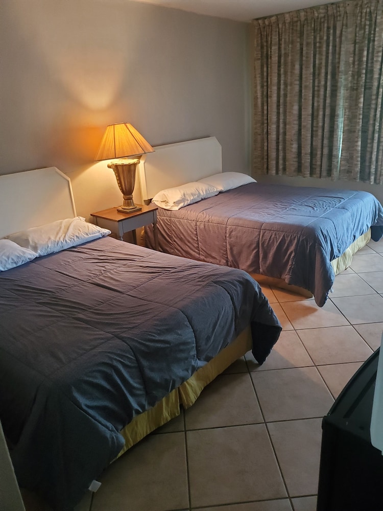 Conty's Motel - photo 26