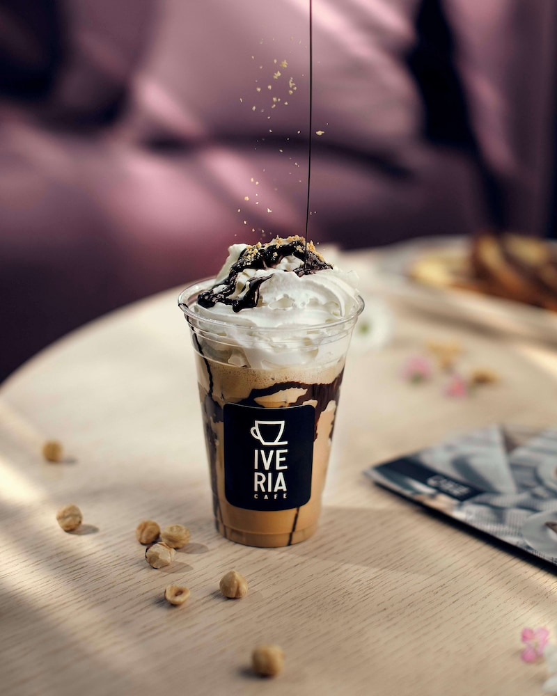 מזון ומשקאות