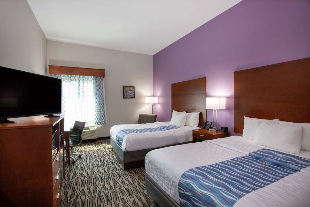 La Quinta Inn & Suites by Wyndham Tupelo - photo 17