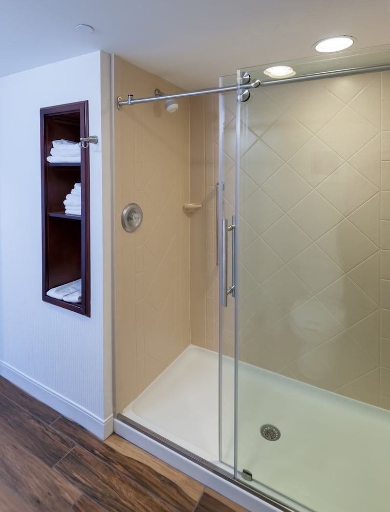 Hampton Inn Doylestown - photo 28
