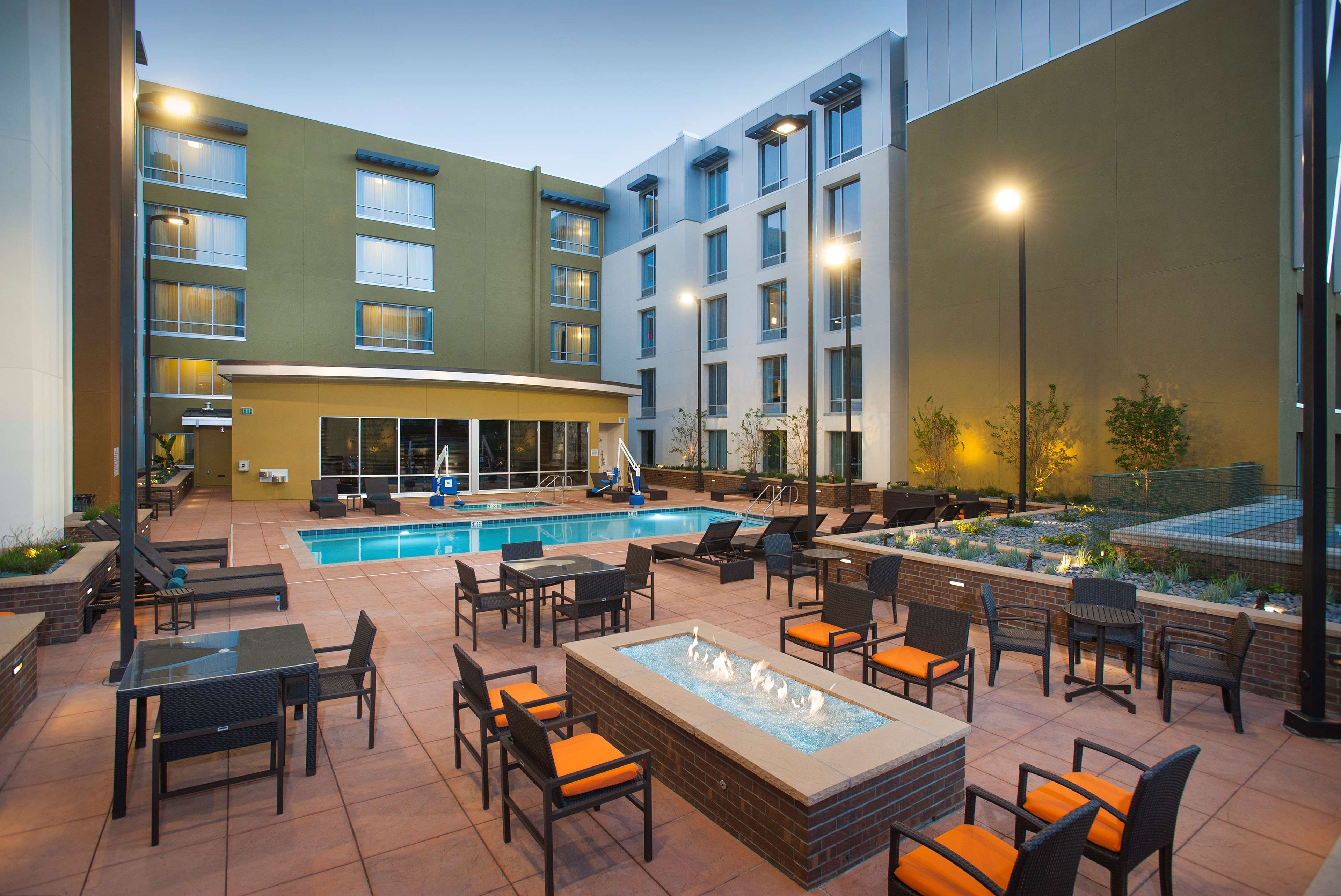 Hilton Garden Inn Burbank Los Angeles - photo 8