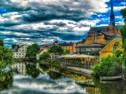 Modern & New Apartment Near CenterUniHospital With Balcony — 4-Star Luxury Hotel in Uppsala, Sweden