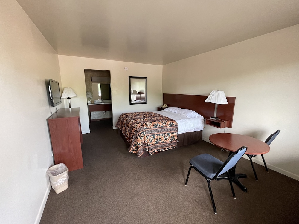 Vibe Inn Whirlpool Suites - photo 12