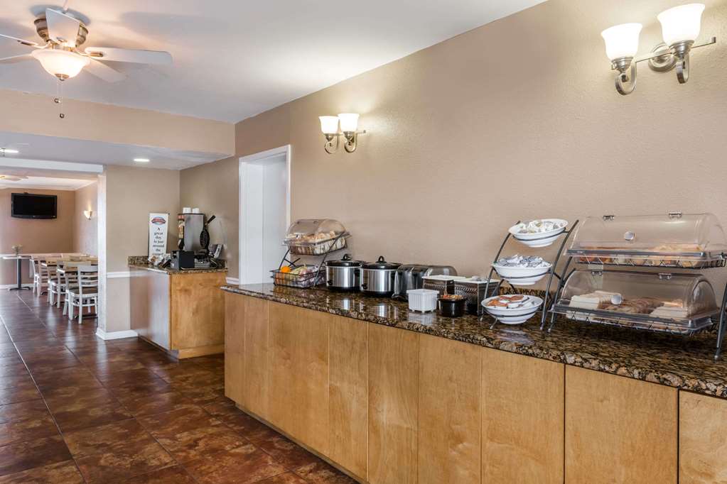 Baymont by Wyndham Sarasota - photo 14