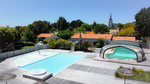 Camping Le Village de la Mer — 4-Star Luxury Hotel in Moutiers-Les-Mauxfaits, France