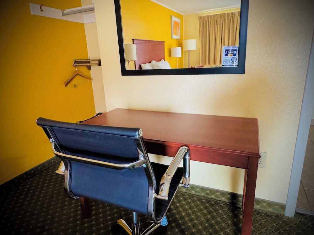 Alamo Inn - photo 10