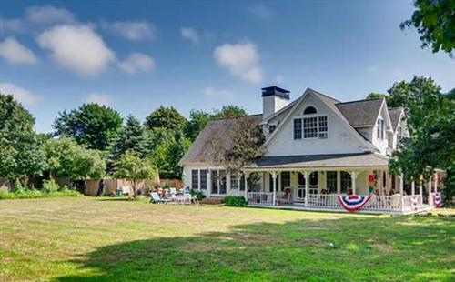 West Tisbury Inn - photo 14
