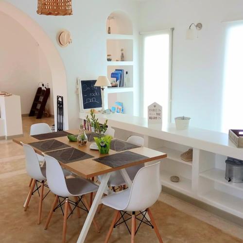 Piperi On The Rocks in Naousa, Greece