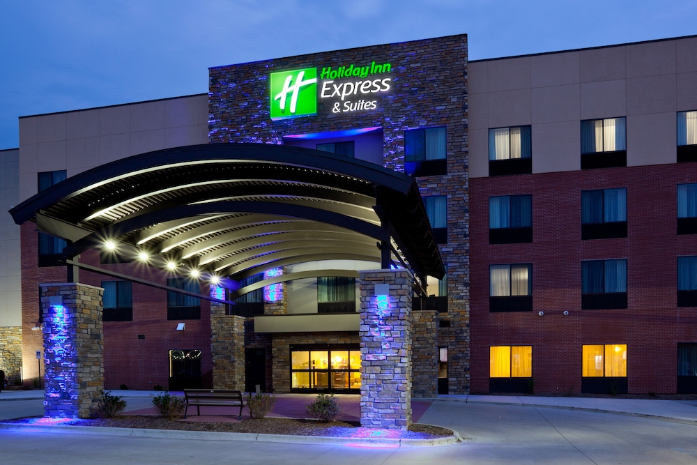 Holiday Inn Express & Suites Davenport by IHG - photo 40