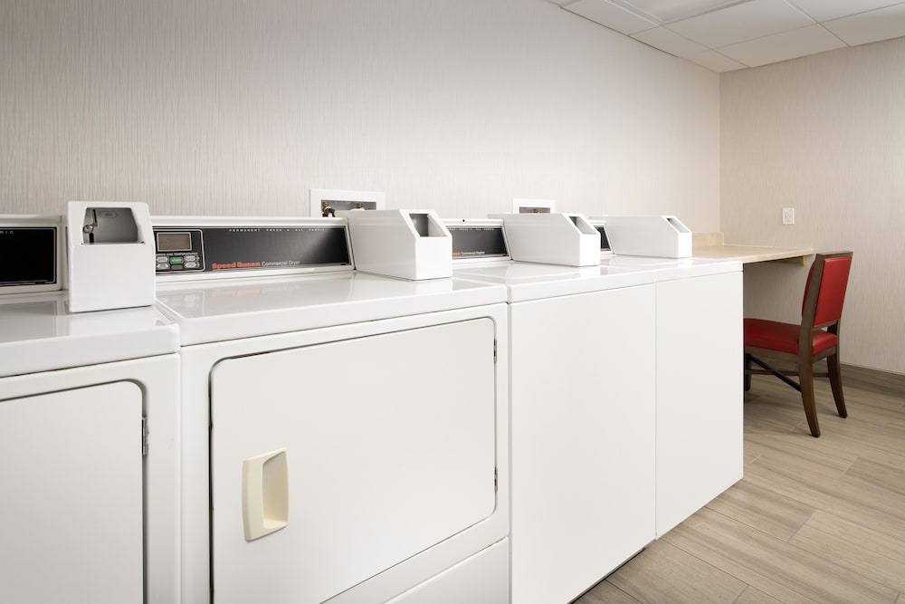 Holiday Inn Express & Suites Baltimore BWI Airport North by IHG - photo 16