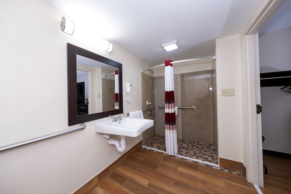 Red Roof Inn PLUS Huntsville Madison - photo 39