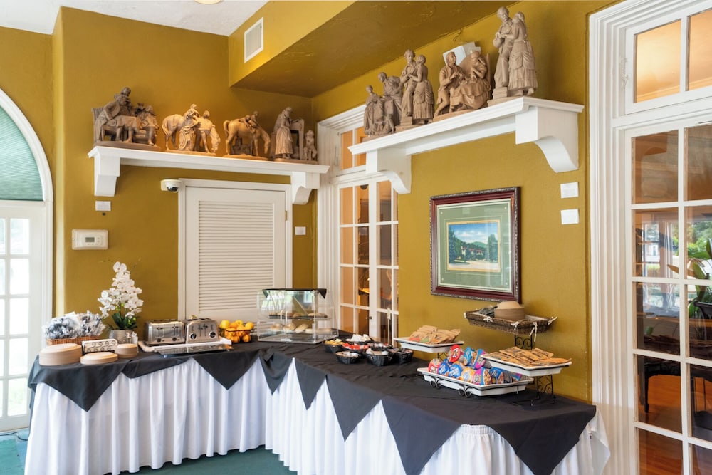Lake Lure Inn & Spa - photo 43
