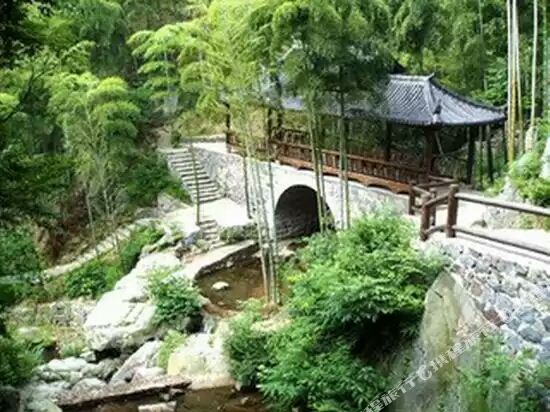 Mountain North Inn - carbon neutral hotel in Deqing