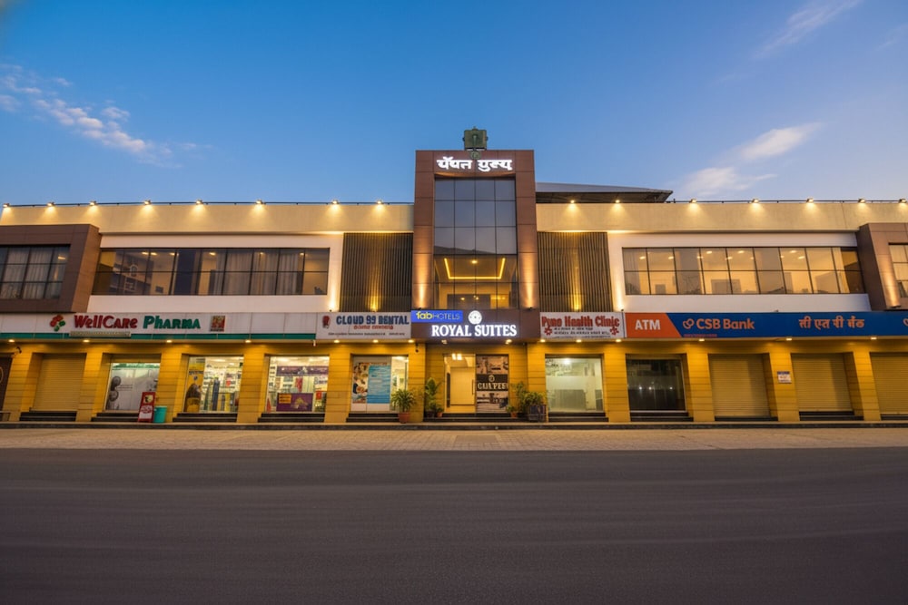 Fabhotel Royal Suits - last minute hotel in Pune