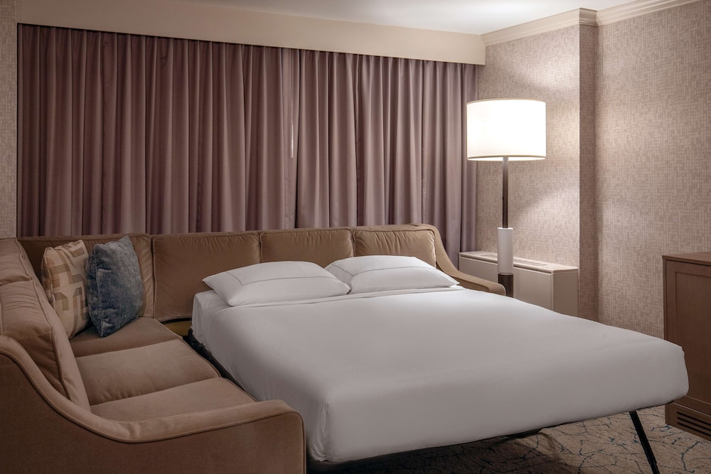 DoubleTree by Hilton Chicago North Shore Conference Center - photo 30