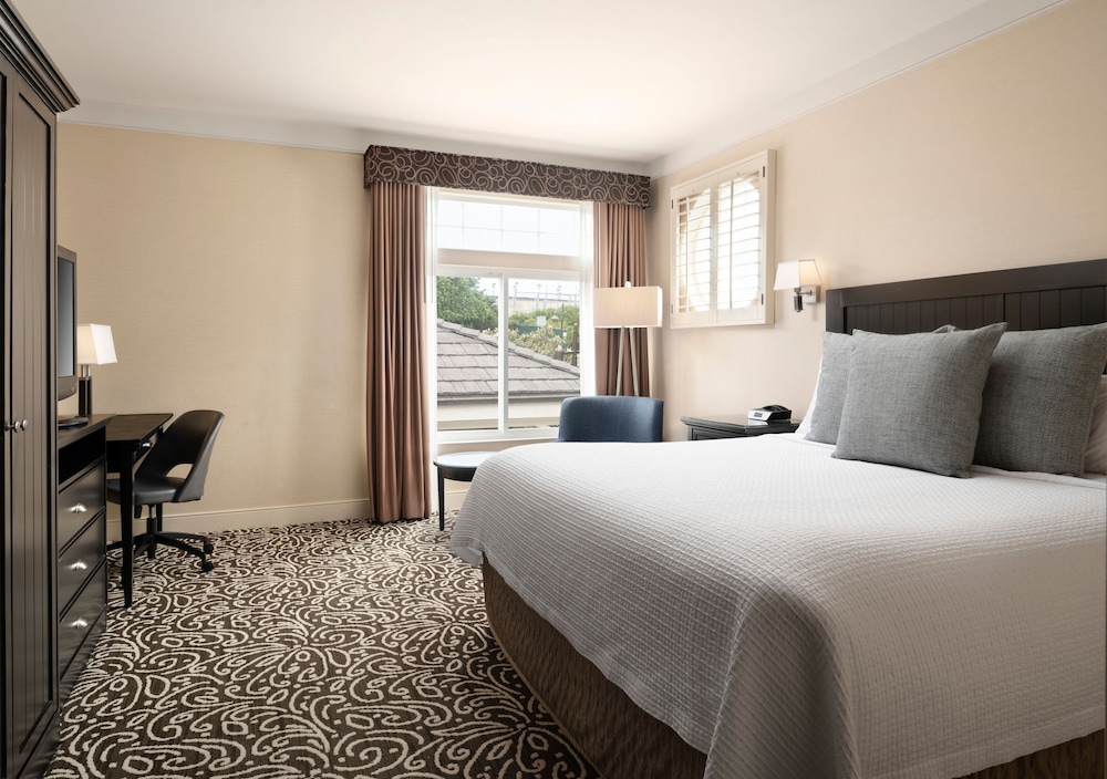 West Inn & Suites - photo 9