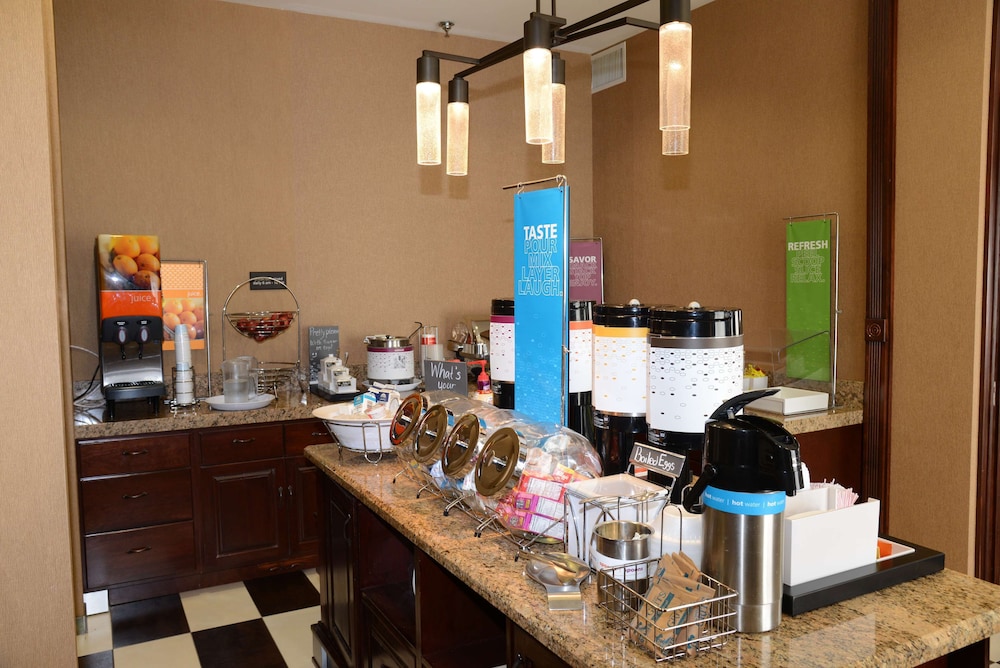 Hampton Inn Americus - photo 30