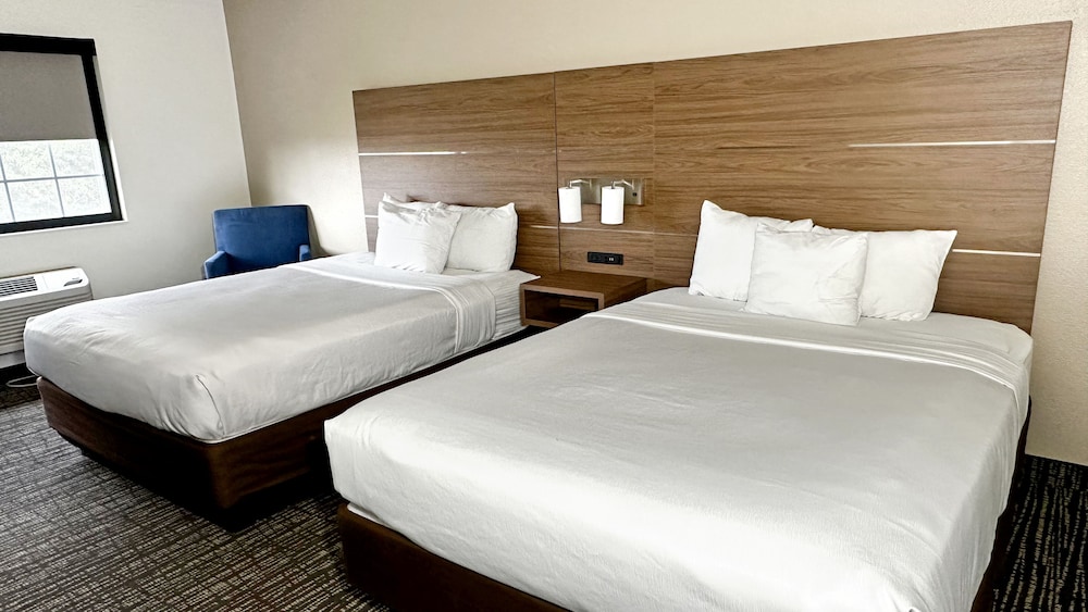 Estherville Hotel & Suites - photo 7