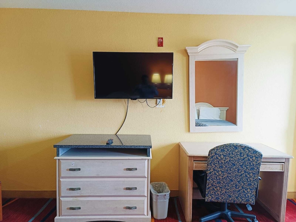 Heights Inn - photo 18